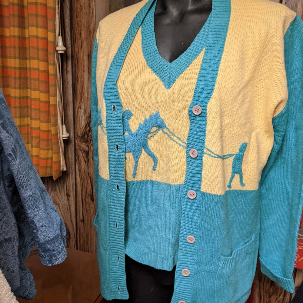 Country Set V-neck vest and Cardigan, size 12-14, blue colors